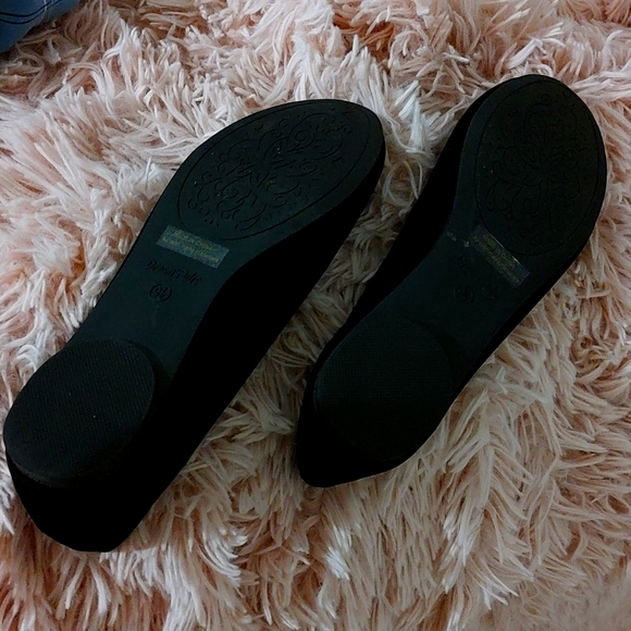 Shoes - Picture 2 of 2